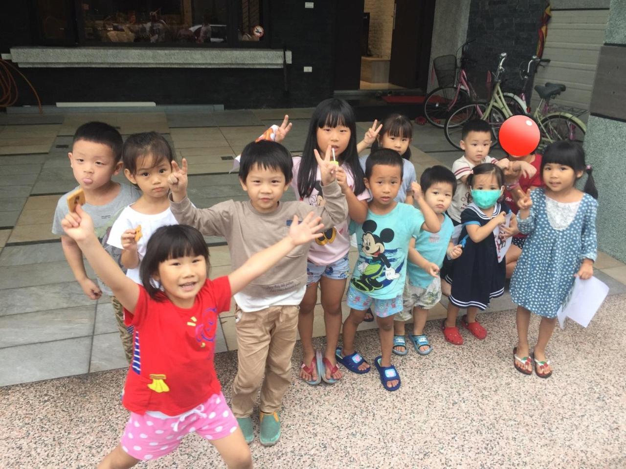 童心童趣亲子民宿 花莲市 外观 照片